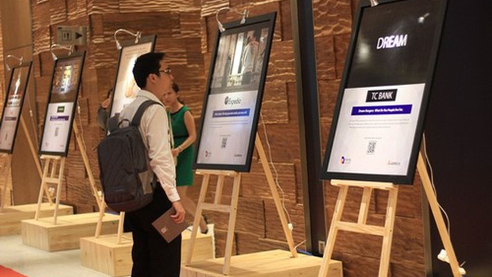 IMG 1590 37b29 - Hội Thảo “Khi Click Và Brick Song Hành” Sử Dụng Mã QR Code Để Trưng Bày